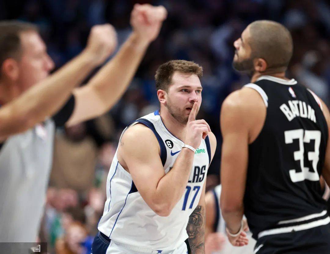 包含今晨欧联焦点战,萨克拉门托国王完成体检,媒体盛赞,更衣室氛围转暖的词条 包含今晨欧联焦点战,萨克拉门托国王完成体检,媒体盛赞,更衣室氛围转暖的词条