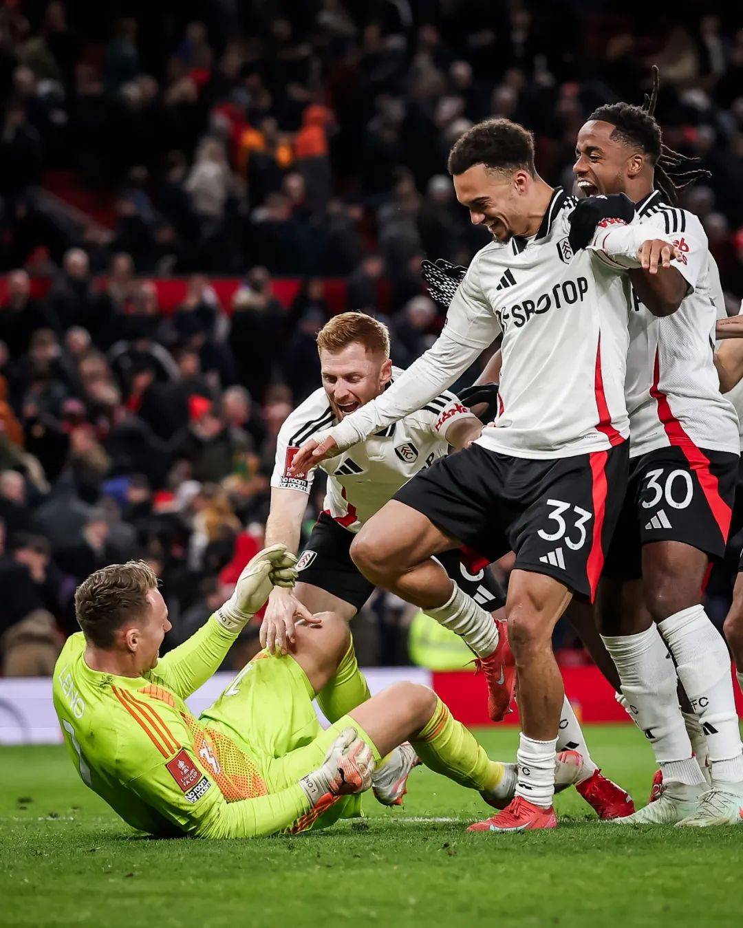 足总杯窗口期走向成谜，皇家马德里遗憾出局，悬念犹存，更衣室氛围转暖